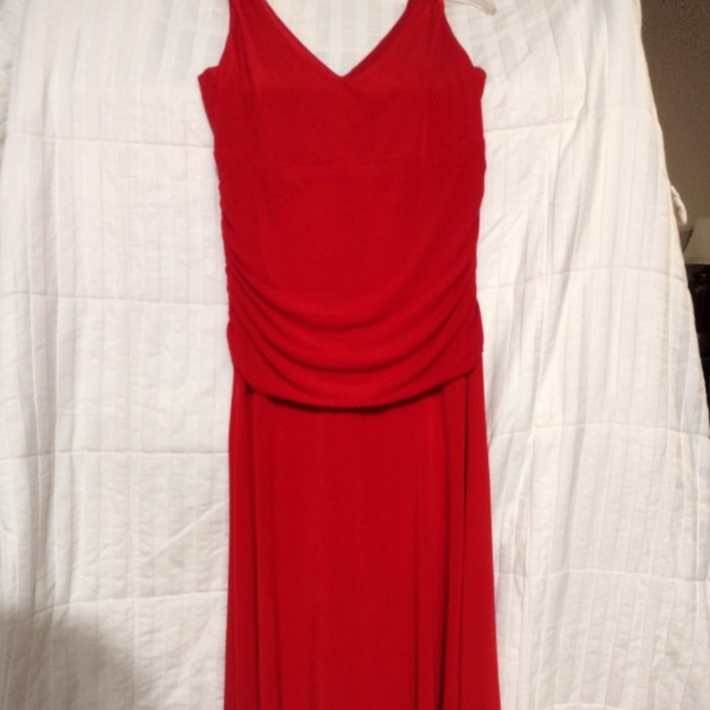 Lady in Red Slinky Dress